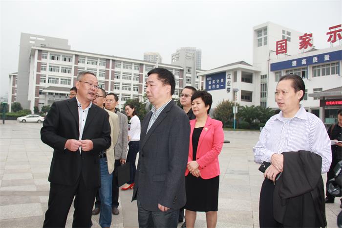 市委、市政府领导深入我校调研