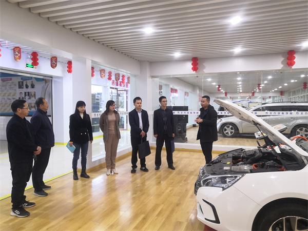 市委组织部刘鹏飞科长等调研指导广元职高党建基地建设
