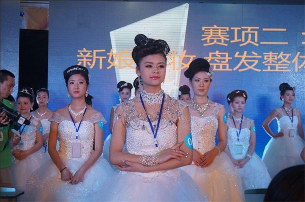 职高学子显身手 技能大赛展成绩