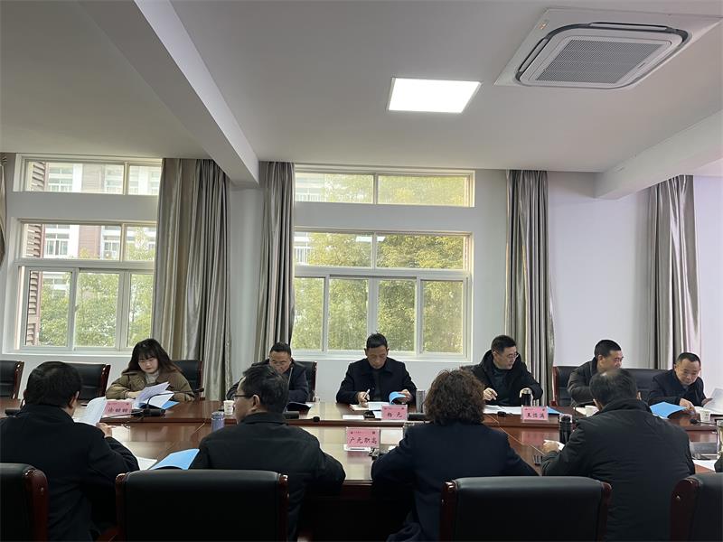 广元职高党委召开理论学习中心组学习（扩大）会议