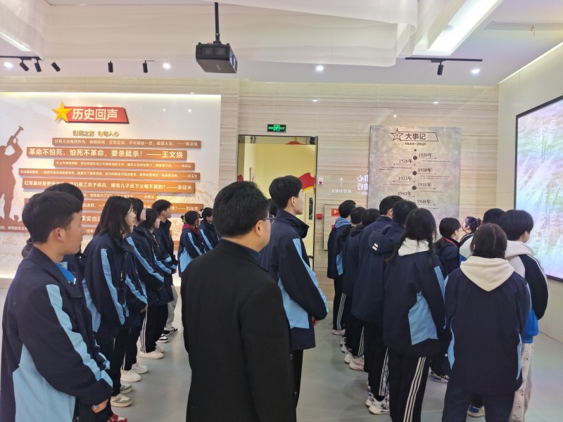 重温革命历史,赓续红色基因 ——广元职高开展践行社会主义核心价值观学生活动