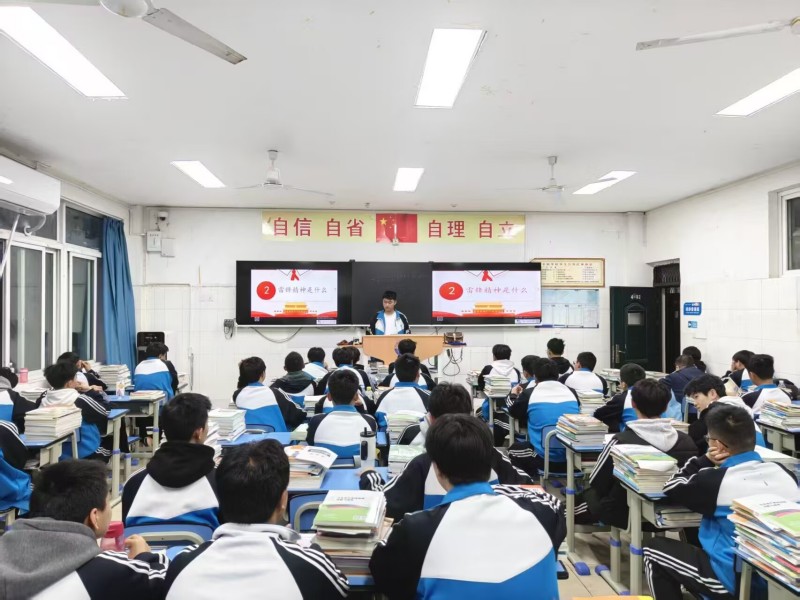 从课堂到街头,广元职高学子让雷锋精神在实践中闪光
